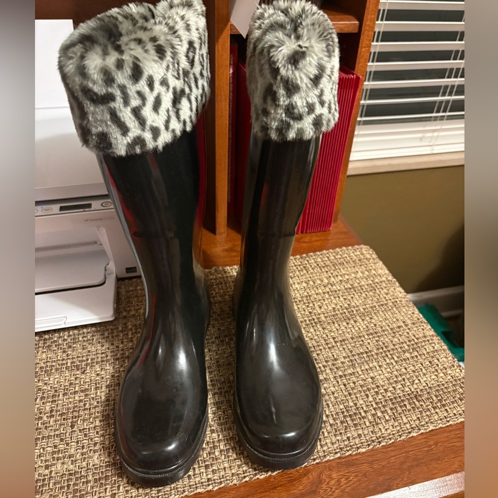 Capelli of New York Black Rain Boots with Faux Fur Cuff